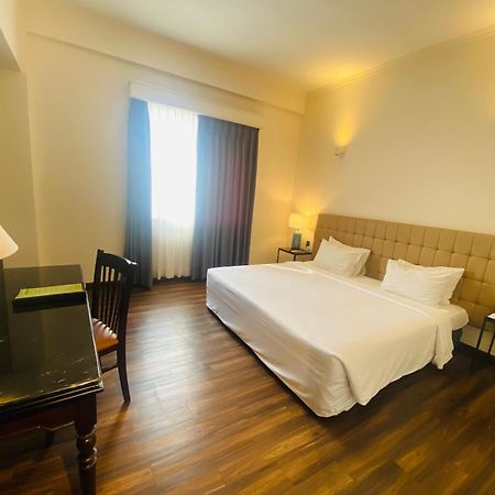 Liberty 2 Hotel Ho Chi Minh City Exterior photo