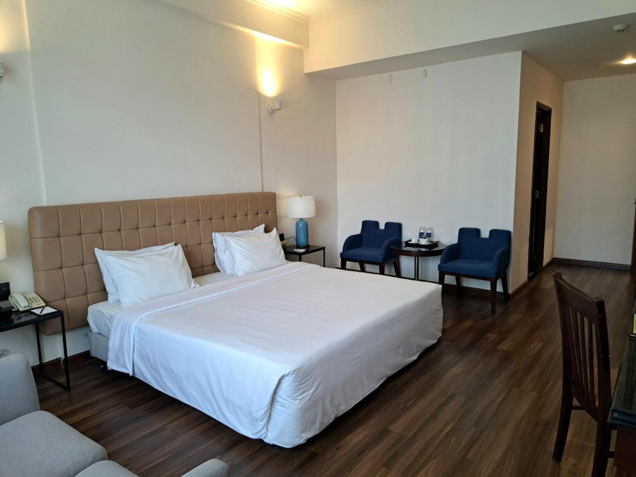 Liberty 2 Hotel Ho Chi Minh City Exterior photo