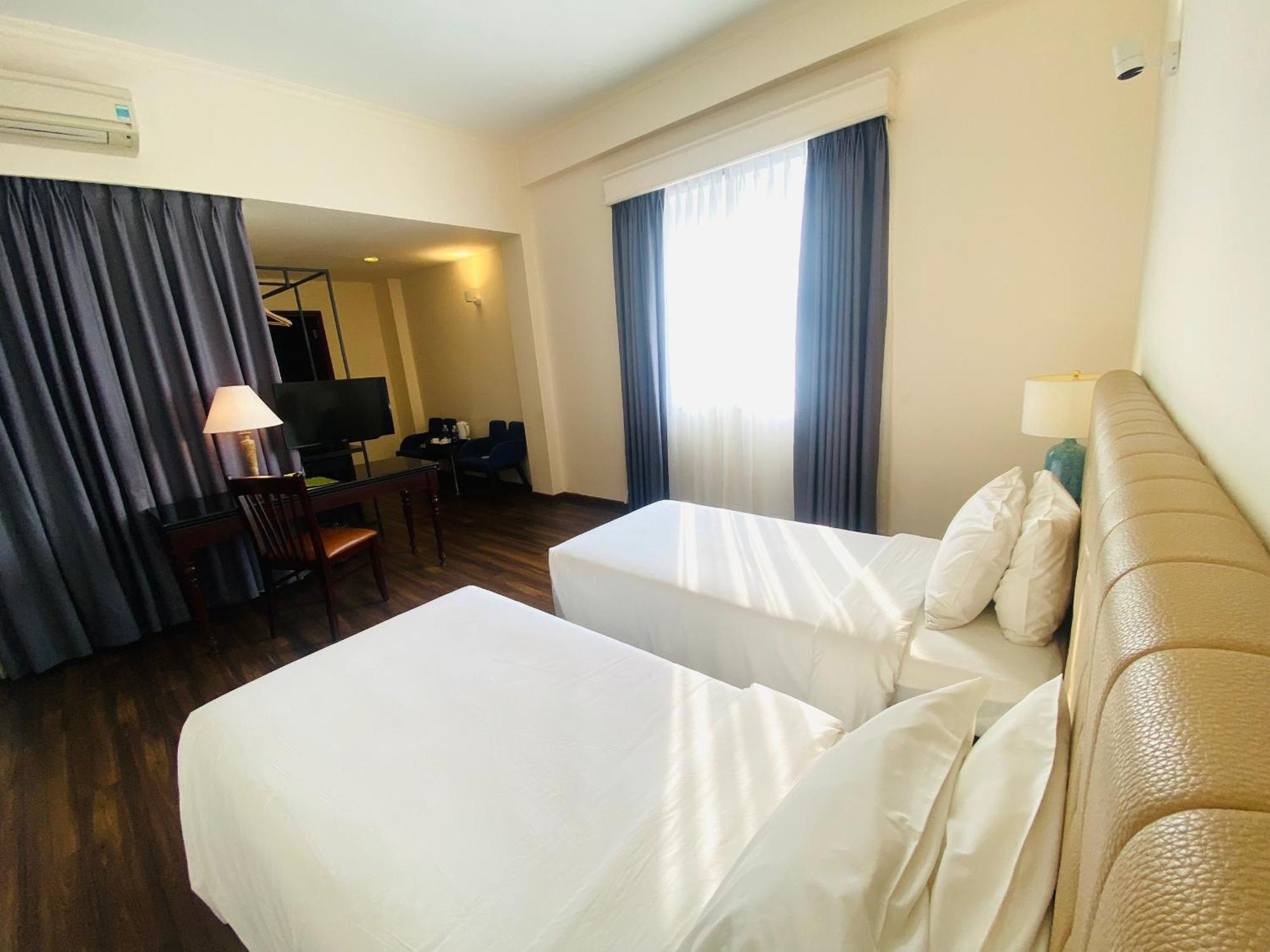 Liberty 2 Hotel Ho Chi Minh City Exterior photo