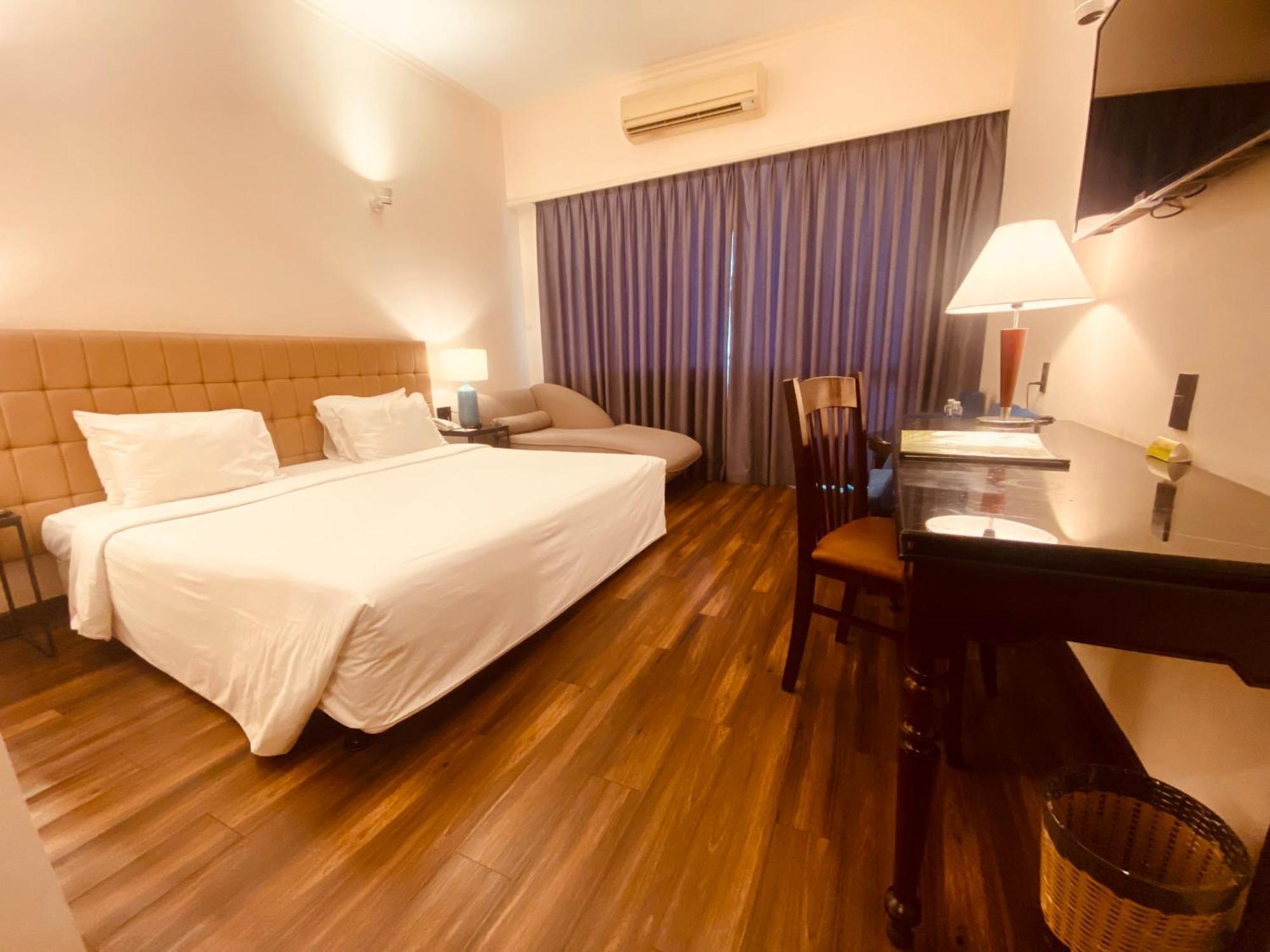 Liberty 2 Hotel Ho Chi Minh City Exterior photo