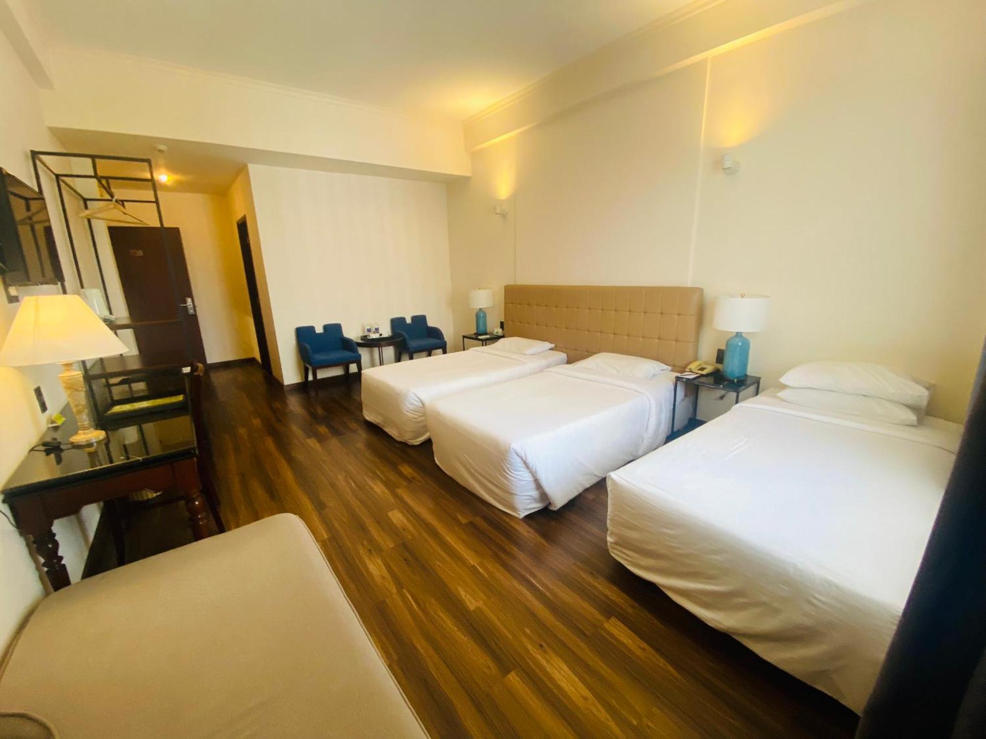 Liberty 2 Hotel Ho Chi Minh City Exterior photo