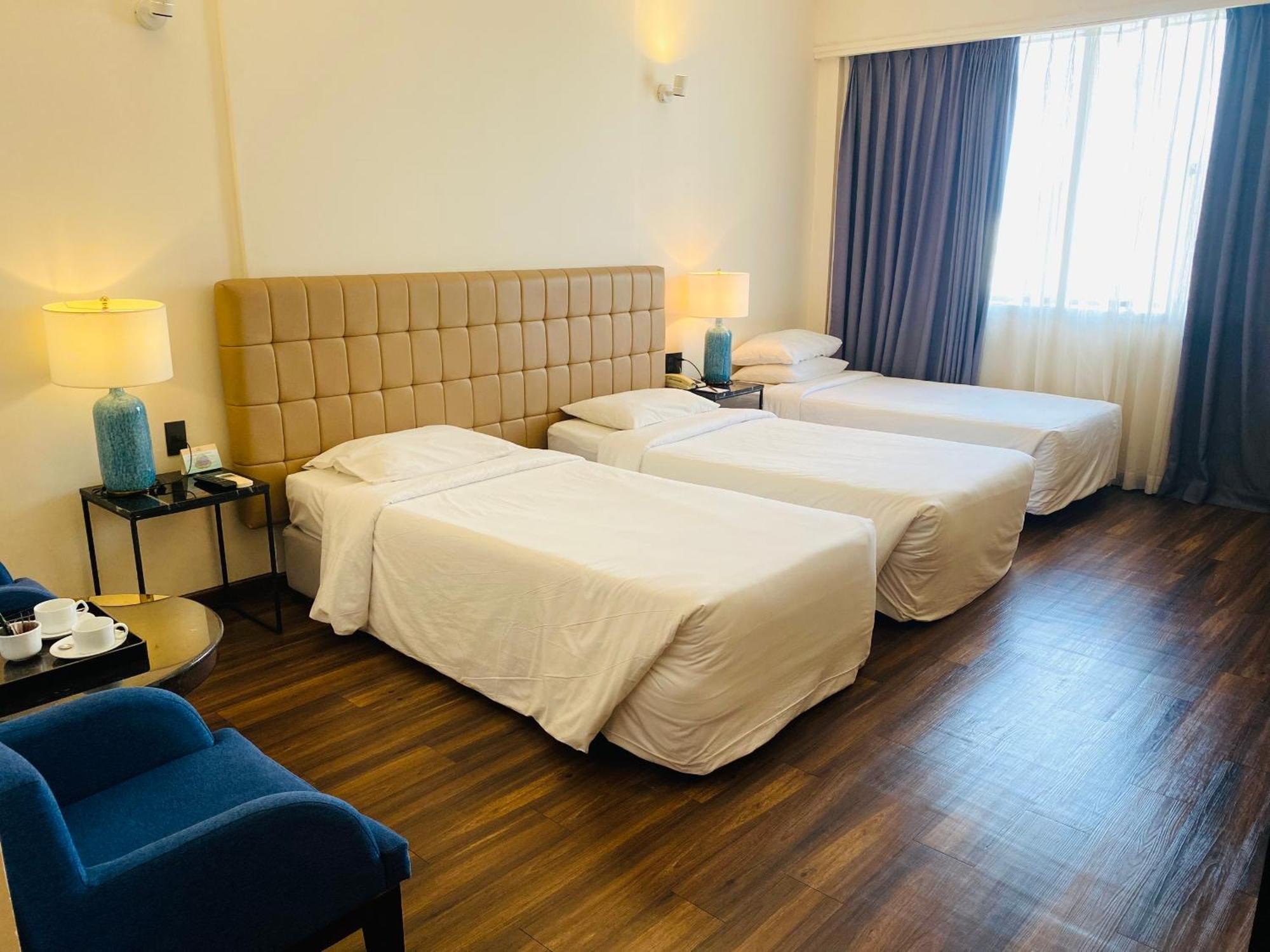 Liberty 2 Hotel Ho Chi Minh City Exterior photo